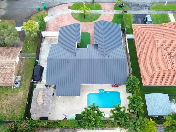 10433 SW 21st Ter, Miami FL 33165