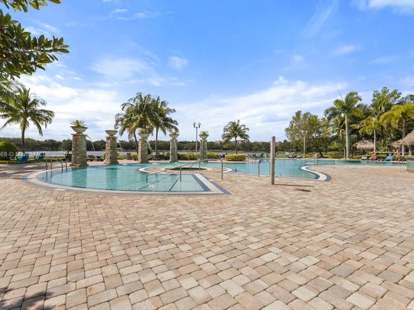 2641 N Flamingo Rd 2408N, Sunrise FL 33323