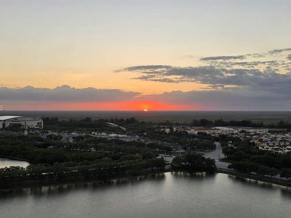 2641 N Flamingo Rd 2408N, Sunrise FL 33323