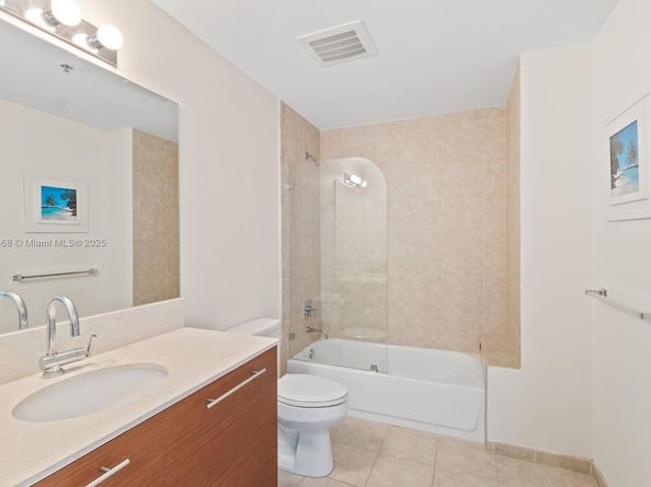2641 N Flamingo Rd 2408N, Sunrise FL 33323