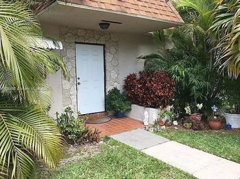 419 SW Natura Ave