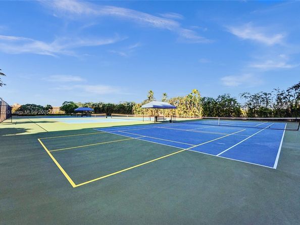 600 Three Islands Blvd 1016, Hallandale Beach FL 33009