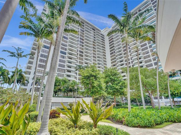 600 Three Islands Blvd 1016, Hallandale Beach FL 33009