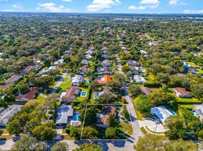 8200 SW 164th St, Palmetto Bay FL 33157