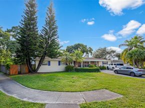 8200 SW 164th St, Palmetto Bay FL 33157