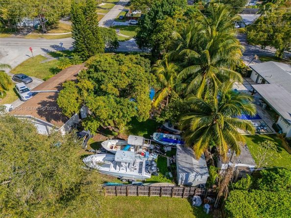 8200 SW 164th St, Palmetto Bay FL 33157