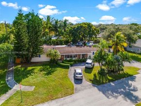 8200 SW 164th St, Palmetto Bay FL 33157