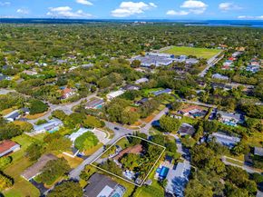 8200 SW 164th St, Palmetto Bay FL 33157