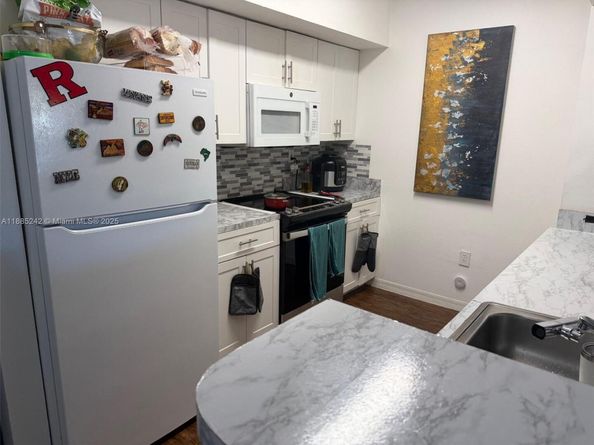 200 SW 117th Ter 10103, Pembroke Pines FL 33025