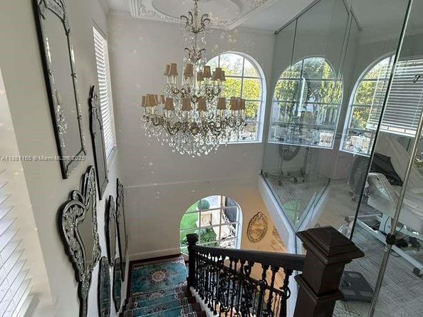 12 NE 50th St, Miami FL 33137