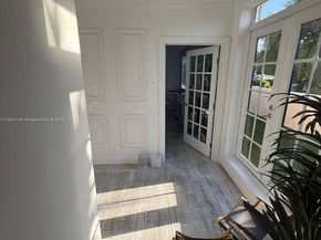 12 NE 50th St, Miami FL 33137