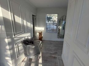 12 NE 50th St, Miami FL 33137
