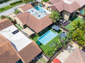 1040 NE 204th Ter, Miami FL 33179