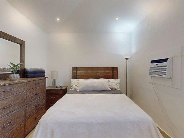 105 N 31st Ave, Hollywood FL 33021