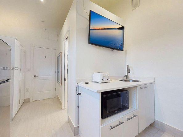 105 N 31st Ave, Hollywood FL 33021