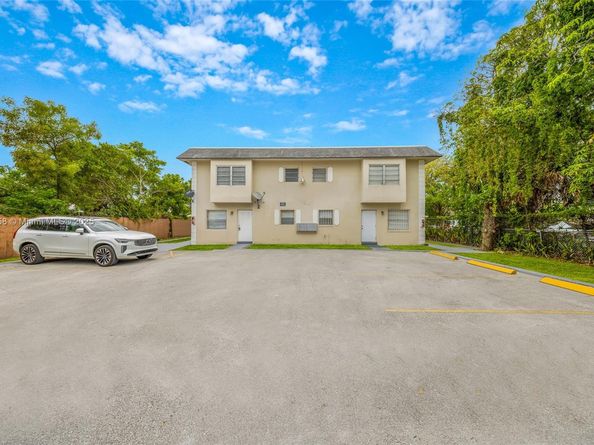 842 NW 1st Ave, Fort Lauderdale FL 33311