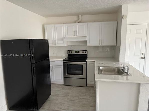 842 NW 1st Ave, Fort Lauderdale FL 33311