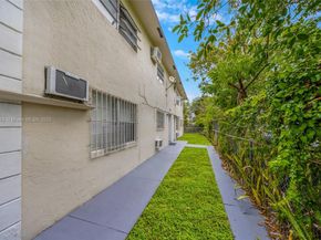 842 NW 1st Ave, Fort Lauderdale FL 33311