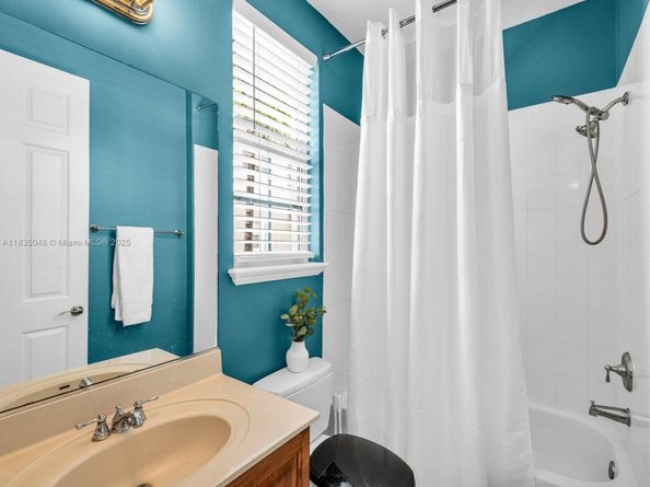 2249 NE 9th Ave, Wilton Manors FL 33305