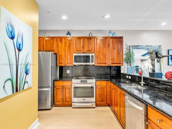 2249 NE 9th Ave, Wilton Manors FL 33305