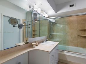 5900 Collins Ave 2105, Miami Beach FL 33140