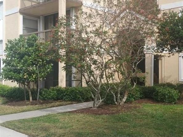 5761 Riverside Dr 303B4, Coral Springs FL 33067