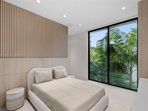 4534 Sheridan Ave, Miami Beach FL 33140