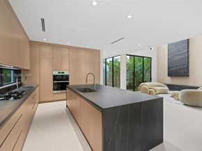 4534 Sheridan Ave, Miami Beach FL 33140