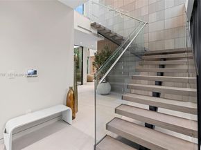 4534 Sheridan Ave, Miami Beach FL 33140