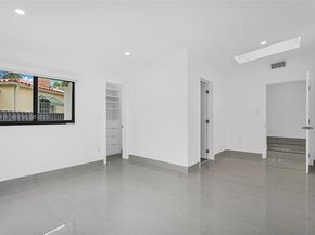 998 SW 11th St, Miami FL 33129