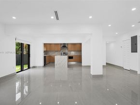 998 SW 11th St, Miami FL 33129