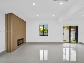 998 SW 11th St, Miami FL 33129
