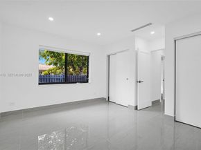 998 SW 11th St, Miami FL 33129