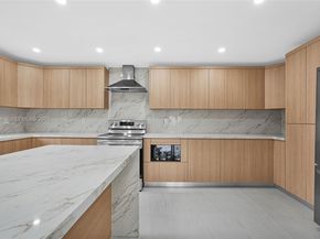 998 SW 11th St, Miami FL 33129