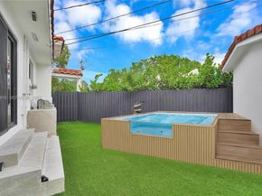 998 SW 11th St, Miami FL 33129