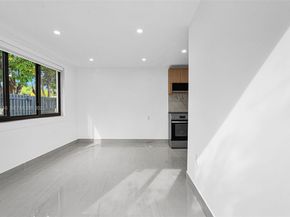 998 SW 11th St, Miami FL 33129