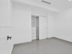 998 SW 11th St, Miami FL 33129