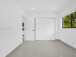 998 SW 11th St, Miami FL 33129