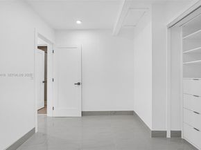 998 SW 11th St, Miami FL 33129