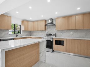 998 SW 11th St, Miami FL 33129