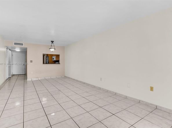 7801 Abbott Ave 307, Miami Beach FL 33141