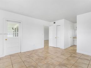 2500 SW 81st Ave 402, Davie FL 33324