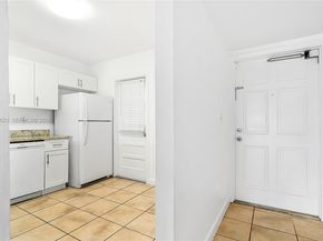 2500 SW 81st Ave 402, Davie FL 33324