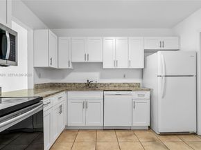 2500 SW 81st Ave 402, Davie FL 33324