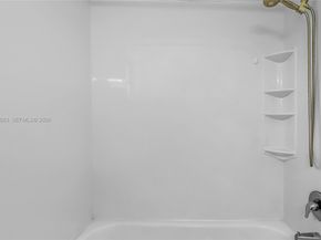 2500 SW 81st Ave 402, Davie FL 33324