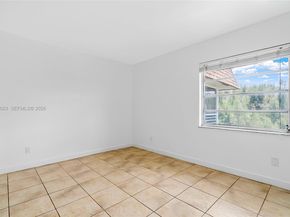 2500 SW 81st Ave 402, Davie FL 33324