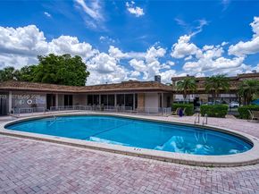 2500 SW 81st Ave 402, Davie FL 33324
