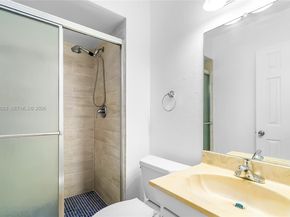 2500 SW 81st Ave 402, Davie FL 33324