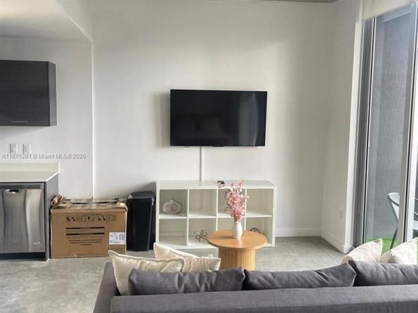 151 SE 1st St 2807, Miami FL 33131