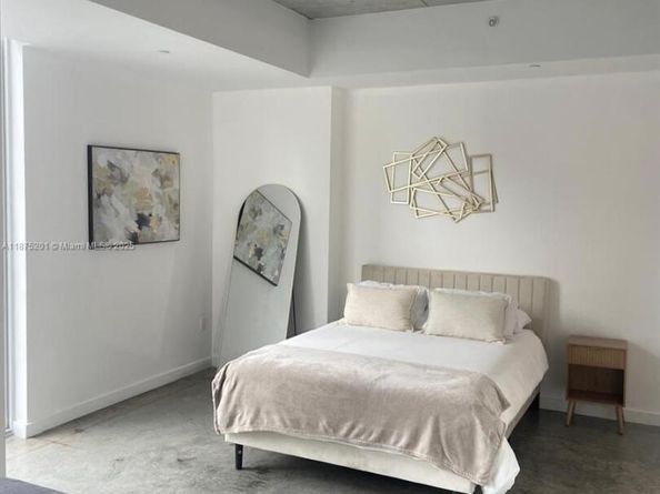 151 SE 1st St 2807, Miami FL 33131